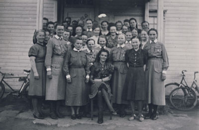 V 169 6 Lotta Svärd -järjestön lopettajaiset Kaavin kirkonkylässä syksyllä 1944